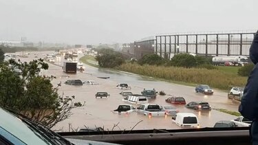 Τουλάχιστον 45 νεκροί από πλημμύρες και κατολισθήσεις στη Νότια Αφρική