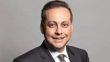 Βρετανία: Ένοχος για σεξουαλική κακοποίηση 15χρονου βουλευτής των Τόρις