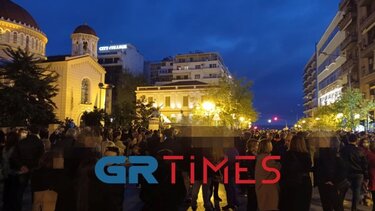  Κοσμοσυρροή στις περιφορές των επιταφίων στο κέντρο της Θεσσαλονίκης