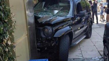 Τζιπ εισέβαλε σε κρεοπωλείο στην καρδιά του Ηρακλείου!