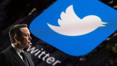 Ο Ίλον Μασκ δεσμεύει περισσότερα ίδια κεφάλαια για τη χρηματοδότηση εξαγοράς των 44 δις δολαρίων