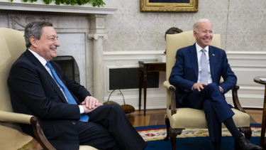 Ντράγκι στον Μπάιντεν: «Ο Πούτιν νόμιζε ότι θα μας δίχαζε, αλλά απέτυχε»