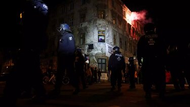 Γερμανία: Επεισόδια σε διαδήλωση για την Πρωτομαγιά στη Λειψία 