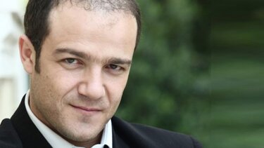 Συγκλονίζει ο Φώτης Σπύρου: «Έχω βιώσει ρατσισμό για τις σεξουαλικές μου προτιμήσεις» 