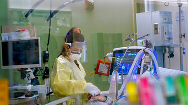 Κορωνοϊός: 8.083 νέα κρούσματα, 12 θάνατοι και 109 διασωληνωμένοι