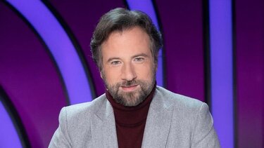 Κωστής Μαραβέγιας: Δείχνει τα σημάδια λεύκης στο χέρι του και στέλνει ηχηρό μήνυμα