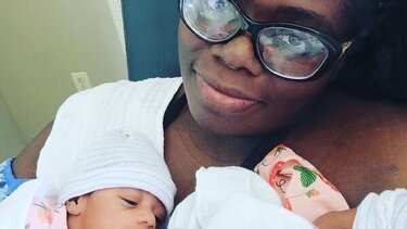 Μητέρα 10 παιδιών γέννησε δίδυμα για τρίτη φορά!