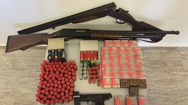 Είχε πιστόλι, κυνηγετικά όπλα και πάνω από χίλιες σφαίρες