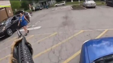 Καρέ – καρέ οι εικόνες φρίκης με 18χρονο να σκοτώνει εν ψυχρώ τουλάχιστον 10 άτομα