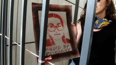 Συγκλονίζει ο πατέρας της Τοπαλούδη: Είχαν διώξει και την Ελένη μας όταν είχε καταγγείλει βιασμό 