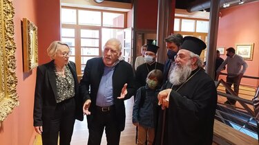 Ο Αρχιεπίσκοπος Κρήτης στην έκθεση με τους καλλιτεχνικούς θησαυρούς από τη συλλογή Κρασάκη