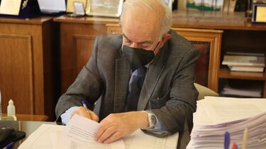 Υπογραφές για το σημαντικό έργο της συντήρησης κοινοχρήστων χώρων