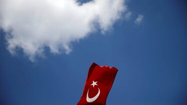 L’ Opinion: Η Τουρκία απαιτεί αλλαγή νομοθεσίας από τη Σουηδία