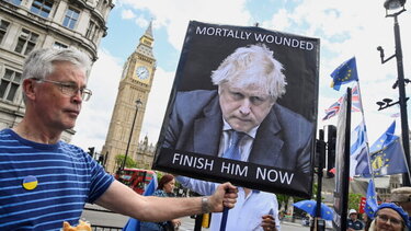 Τζόνσον: Οι 5 ανταγωνιστές που καραδοκούν και το crash test στις 23 Ιουνίου