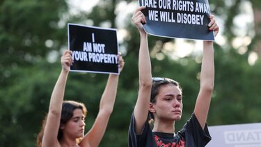 ΗΠΑ: Είπαν «ναι» στο δικαίωμα των γυναικών στην άμβλωση στις περισσότερες πολιτείες 