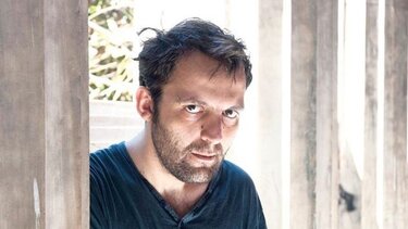 Ο Αύγουστος Κορτώ απαντά στο Μητσιά: «Ως αδερφή ομολογώ πως έχω προκαλέσει…»