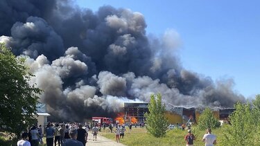 Στους 18 ανήλθε ο αριθμός των νεκρών από το ρωσικό πυραυλικό πλήγμα σε εμπορικό κέντρο 