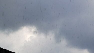 Άνοιξαν οι ουρανοί στη Λαμία! Πλημμυρισμένοι δρόμοι και υπόγεια