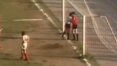 Ο Τσιριμώκος και το φιλί στον Σαργκάνη στο Ολυμπιακός - ΟΦΗ