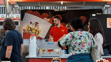 Ενθουσιασμός για το DCD στο street food festival των Χανίων