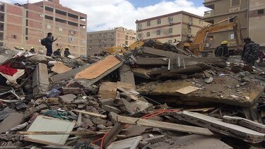 Έξι νεκροί από κατάρρευση κτιρίου στο Κάιρο