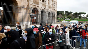 Ανεβαίνουν τα κρούσματα κορωνοϊού στην Ιταλία ύστερα από εβδομάδες υποχώρησης