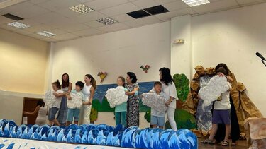 Τραγούδια, χορευτικά και ευφάνταστα θεατρικά στην αποχαιρετιστήρια καλοκαιρινή γιορτή 