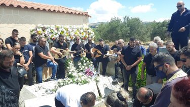 Με λύρα και λαγούτα το τελευταίο αντίο στον Μεσαρίτη λυράρη