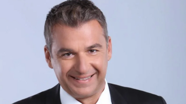 Βίντεο: Καρχαρίας πλησίασε το σκάφος στο οποίο βρισκόταν ο Γιώργος Λιάγκας