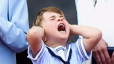 Ο πρίγκιπας Λούις και oι εκφράσεις του "έκλεψαν" την παράσταση στους εορτασμούς