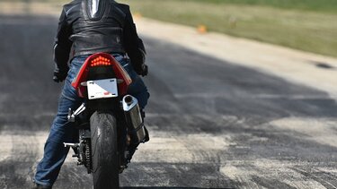 Επιχείρηση για δικυκλιστή που έπεσε σε χαντάκι