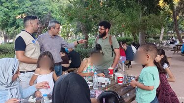 Στις εκδηλώσεις για τους πρόσφυγες, στο πάρκο Γεωργιάδη, ο Χάρης Μαμουλάκης