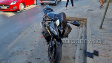  Αυτοκίνητο συγκρούστηκε με μηχανή