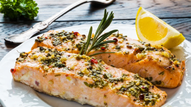 Ψητός σολομός με σος βουτύρου