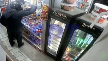 Βίντεο ντοκουμέντο από ένοπλη ληστεία σε περίπτερο – Συνελήφθησαν δύο αδέλφια