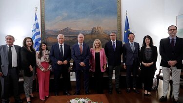 Ψηφιοποιούνται όλες οι πολύτιμες ιστορικές συλλογές της Βιβλιοθήκης της Βουλής