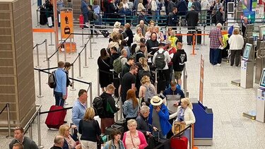 Αυξήθηκε κατα 377,7% τους πέντε πρώτους μήνες του 2022 η επιβατική κίνηση