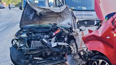 Ένας νεκρός και 7 τραυματίες μετά από μετωπική σύγκρουση αυτοκινήτων 