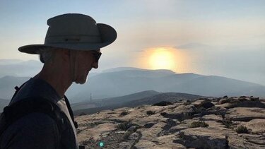 Ένας Έλληνας υπερμαραθωνοδρόμος στα βήματα των αρχαίων προσκυνητών του Σαντιάγκο ντε Κομποστέλα