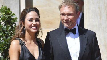 Γερμανία: Κριτική και σχόλια για τον πολυτελή γάμο του υπουργού Οικονομικών