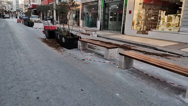 Πώς καταστράφηκαν τελικά τα παγκάκια;