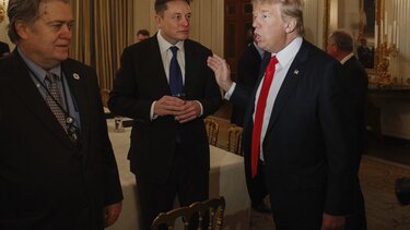 Online… τσακωμός Μασκ – Τραμπ: Ο «άχρηστος», ο «82χρονος» και οι εκλογές