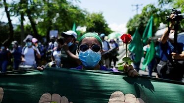 Ελ Σαλβαδόρ: Αδιανόητη ποινή σε 23χρονη που γέννησε πρόωρα και έχασε το παιδί