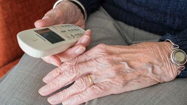 Μπήκε στο σπίτι ηλικιωμένης για να κλέψει το ψυγείο και τρόφιμα