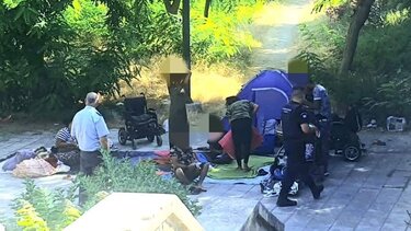 Το "πέρα δώθε" των μίνι - καταυλισμών