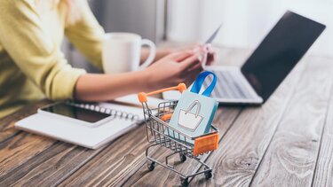 Tο 76% των Ελλήνων κάνει οnline αγορές με μέση δαπάνη τα €510