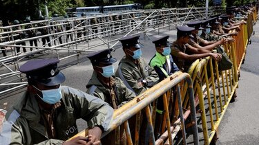 Σρι Λάνκα: Η αντιπολίτευση συντάσσεται πίσω από κοινό υποψήφιο