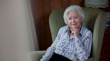 Ηθοποιός αποσύρεται μετά από 70 ολόκληρα χρόνια ραδιοφωνικής σαπουνόπερας