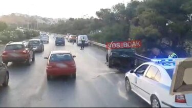 Νέο τροχαίο στον ΒΟΑΚ, αυτοκίνητο συγκρούστηκε με αγροτικό