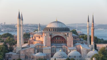 Πρόκληση στην Αγία Σοφία: Εκατοντάδες παιδιά κραυγάζουν «Αλλάχου άκμπαρ»